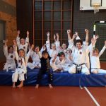 Kindergruppe beim Karatetraining