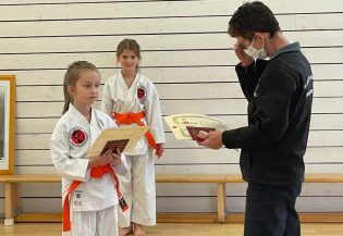 10708Prüfungsmonat Oktober bei der Karate-Schule Troisdorf e.V.