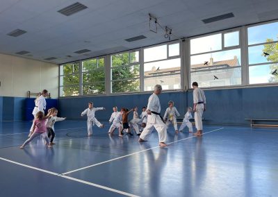 Karate Minis ab 3 Jahren Schrittübungen